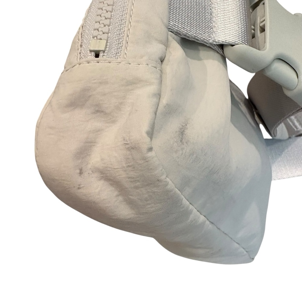 Lululemon White Opal Extended Strap Everywhere Belt Bag - Picture 14 of 14